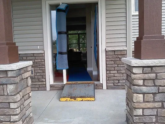 Helping Hands Moving Services LLC